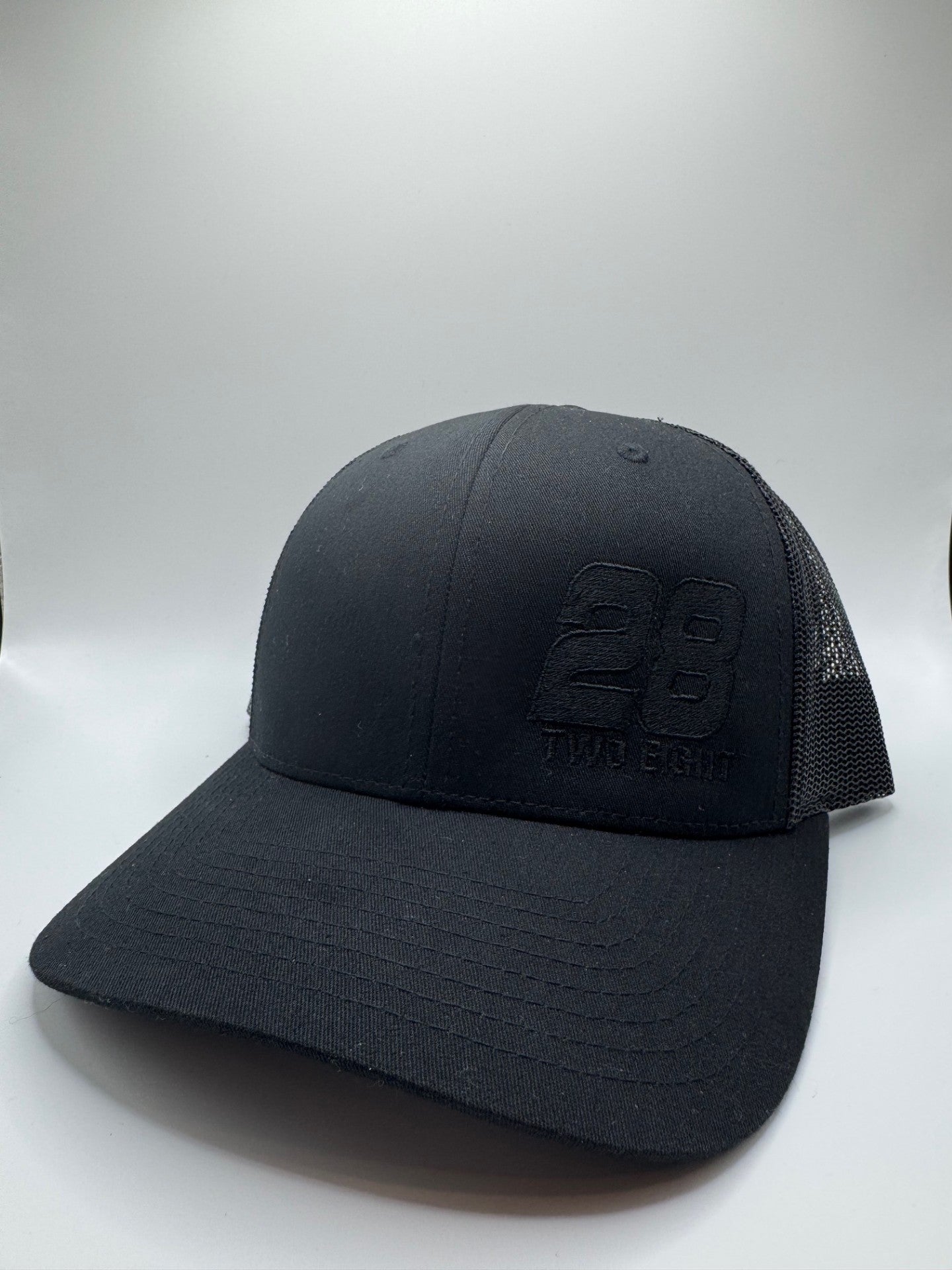 28 Logo Richardson 112 Trucker Hat